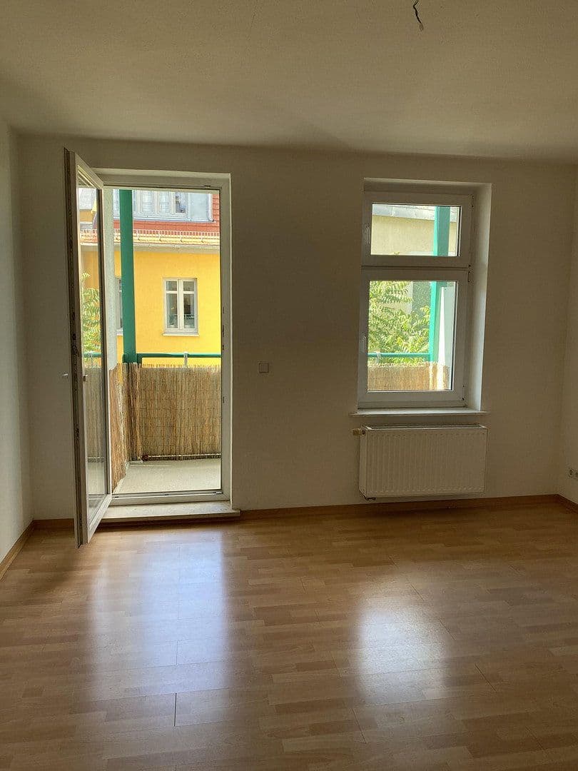 Pronájem bytu 3+1 101 m², Erich-Köhn-Straße 90, Leipzig, Sasko Pronájem bytu 3+1 101 m², Erich-Köhn-Straße 90, Leipzig, Sasko