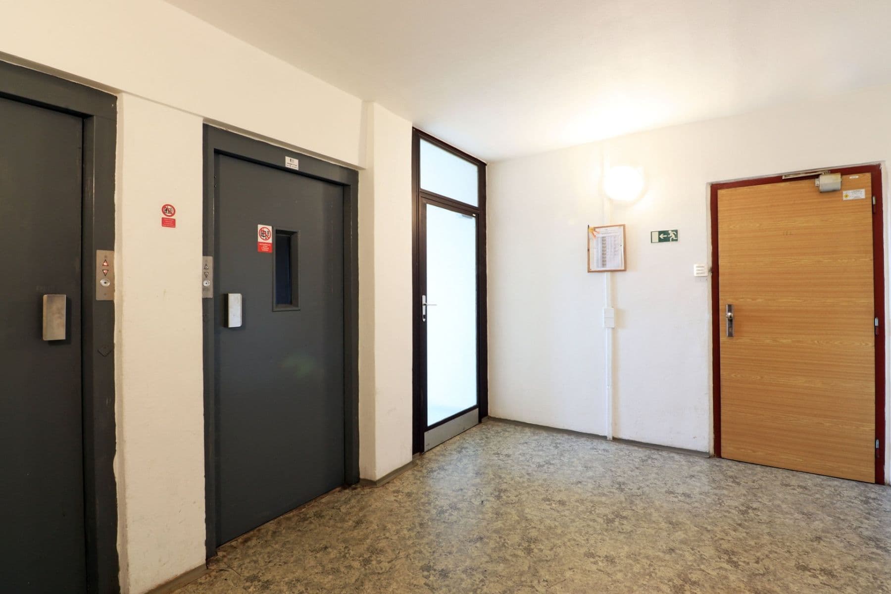 Pronájem bytu 2+kk 43 m², Tovární, Beroun, Středočeský kraj Pronájem bytu 2+kk 43 m², Tovární, Beroun, Středočeský kraj