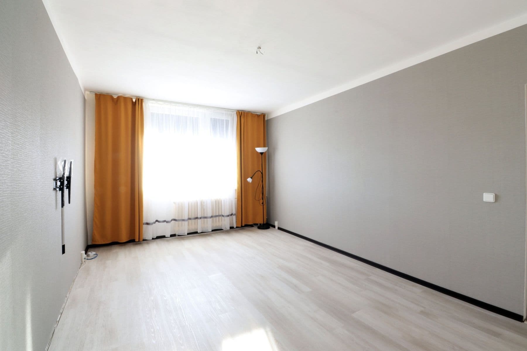 Pronájem bytu 2+kk 43 m², Tovární, Beroun, Středočeský kraj Pronájem bytu 2+kk 43 m², Tovární, Beroun, Středočeský kraj