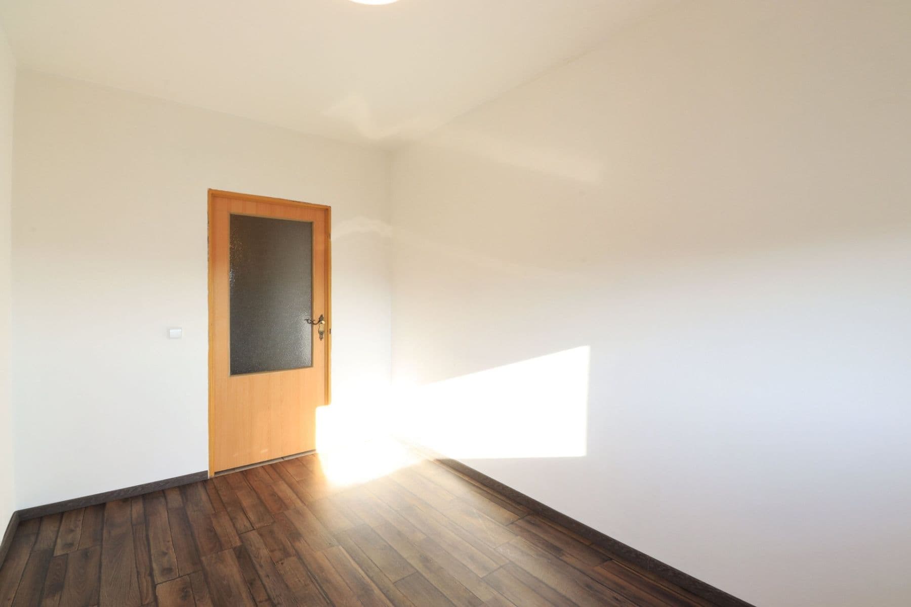 Pronájem bytu 2+kk 43 m², Tovární, Beroun, Středočeský kraj Pronájem bytu 2+kk 43 m², Tovární, Beroun, Středočeský kraj