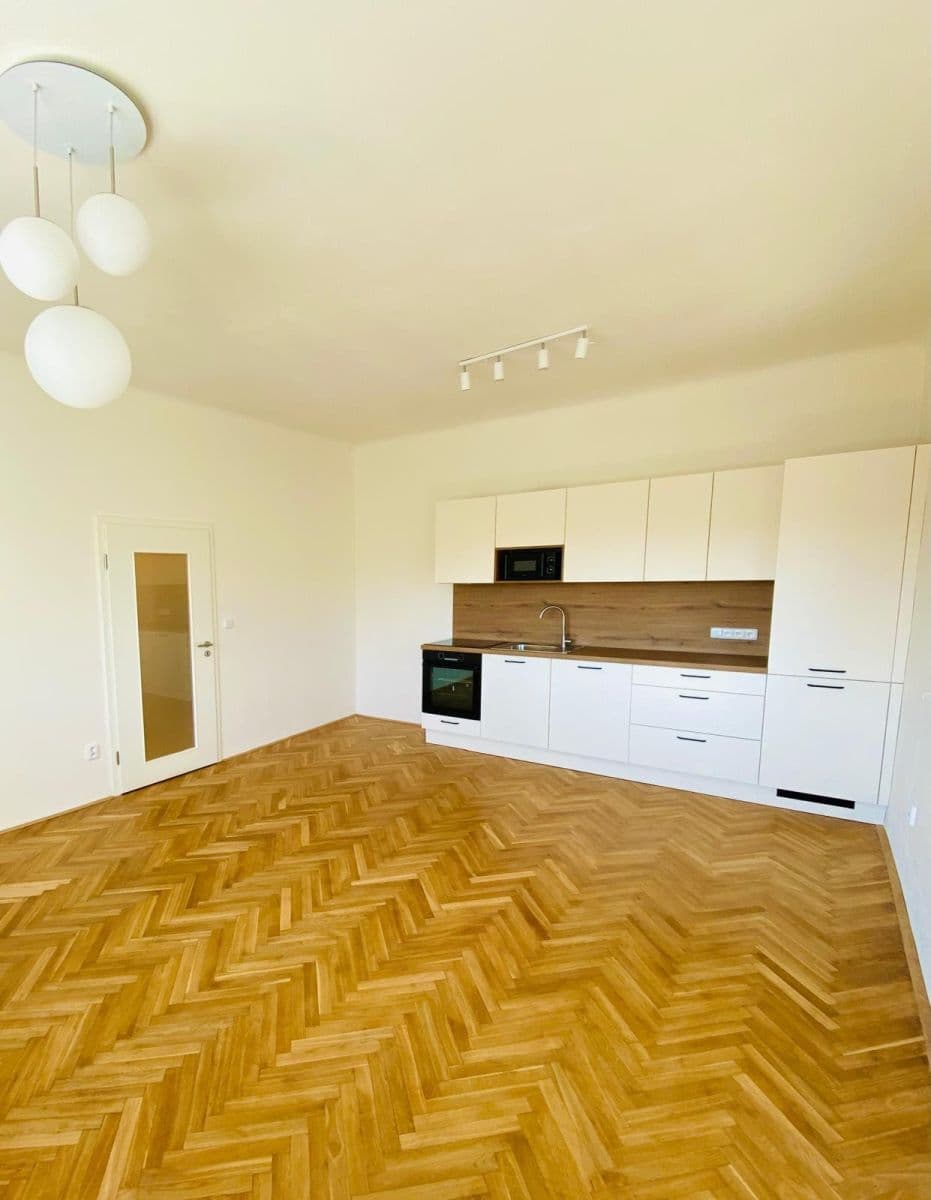 Pronájem bytu 2+kk 52 m², Libušino údolí, Brno, Jihomoravský kraj Pronájem bytu 2+kk 52 m², Libušino údolí, Brno, Jihomoravský kraj