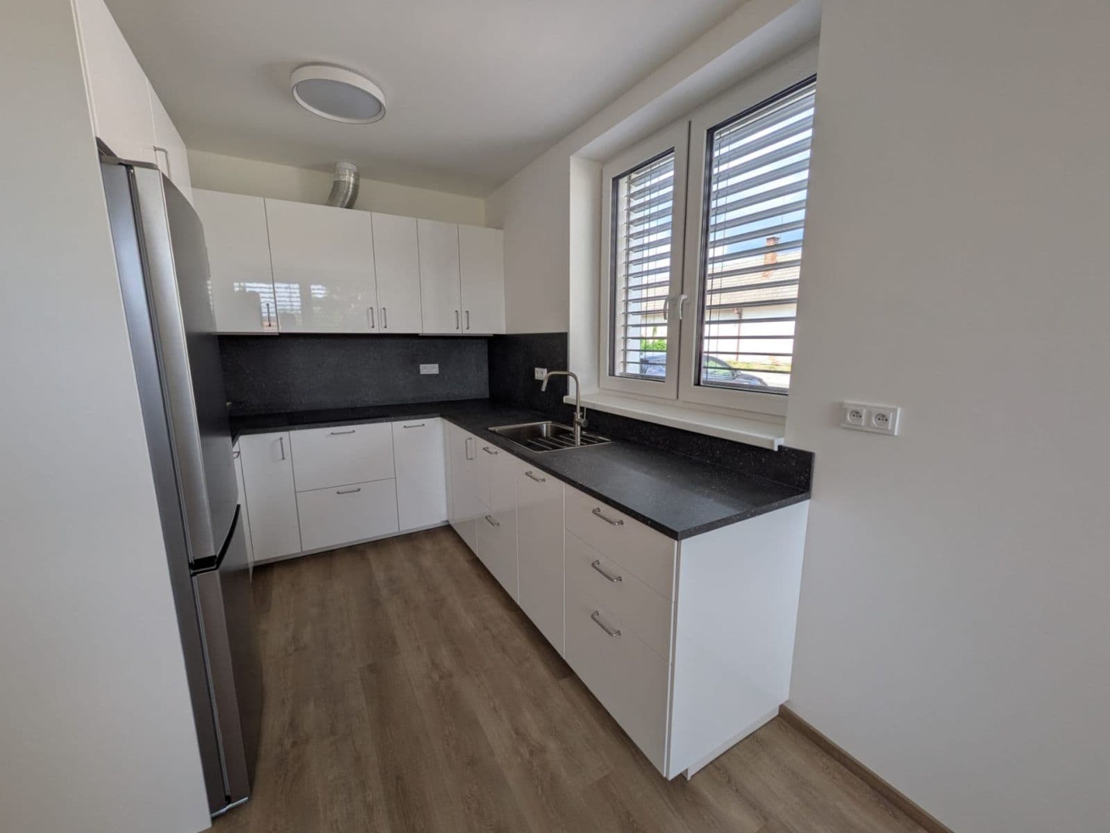 Pronájem bytu 2+kk 47 m², Zahradní, Bzenec, Jihomoravský kraj Pronájem bytu 2+kk 47 m², Zahradní, Bzenec, Jihomoravský kraj