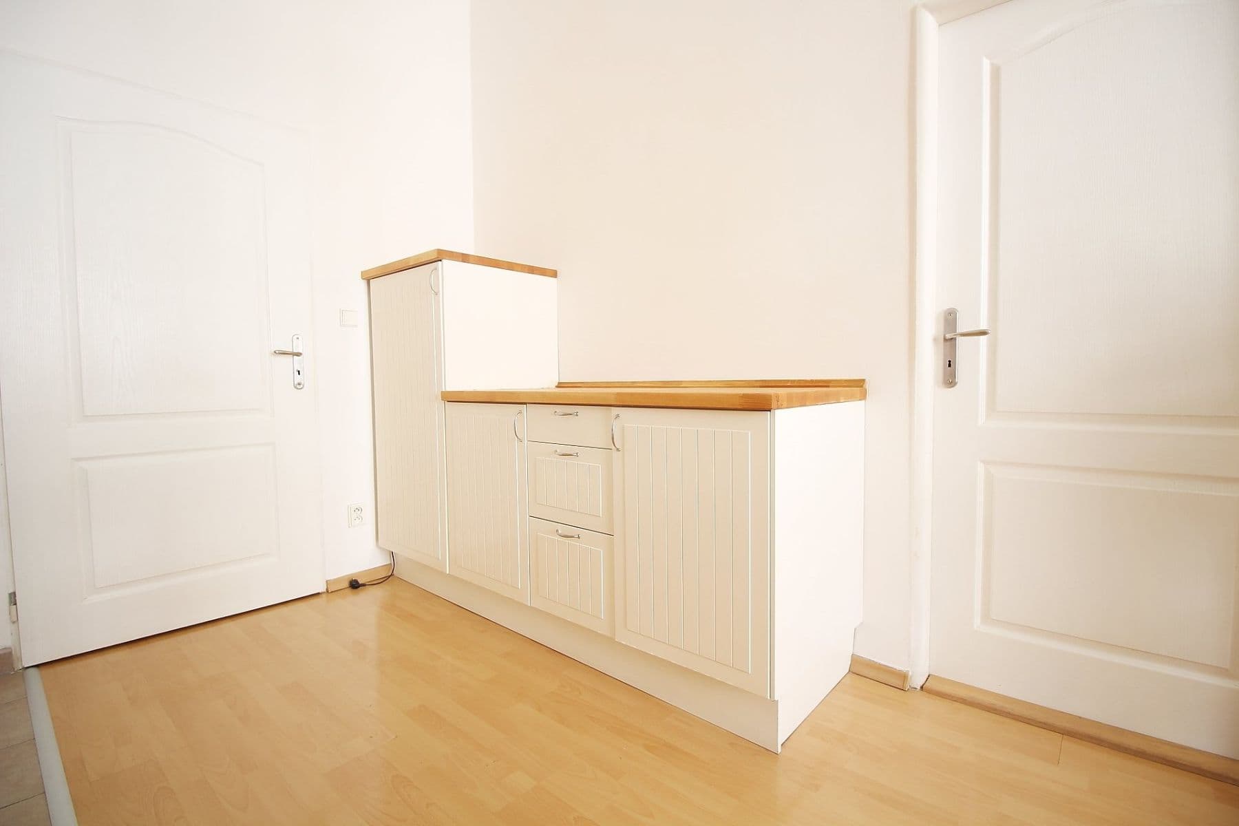 Pronájem bytu 1+1 47 m², Grafická, Praha, Praha Pronájem bytu 1+1 47 m², Grafická, Praha, Praha