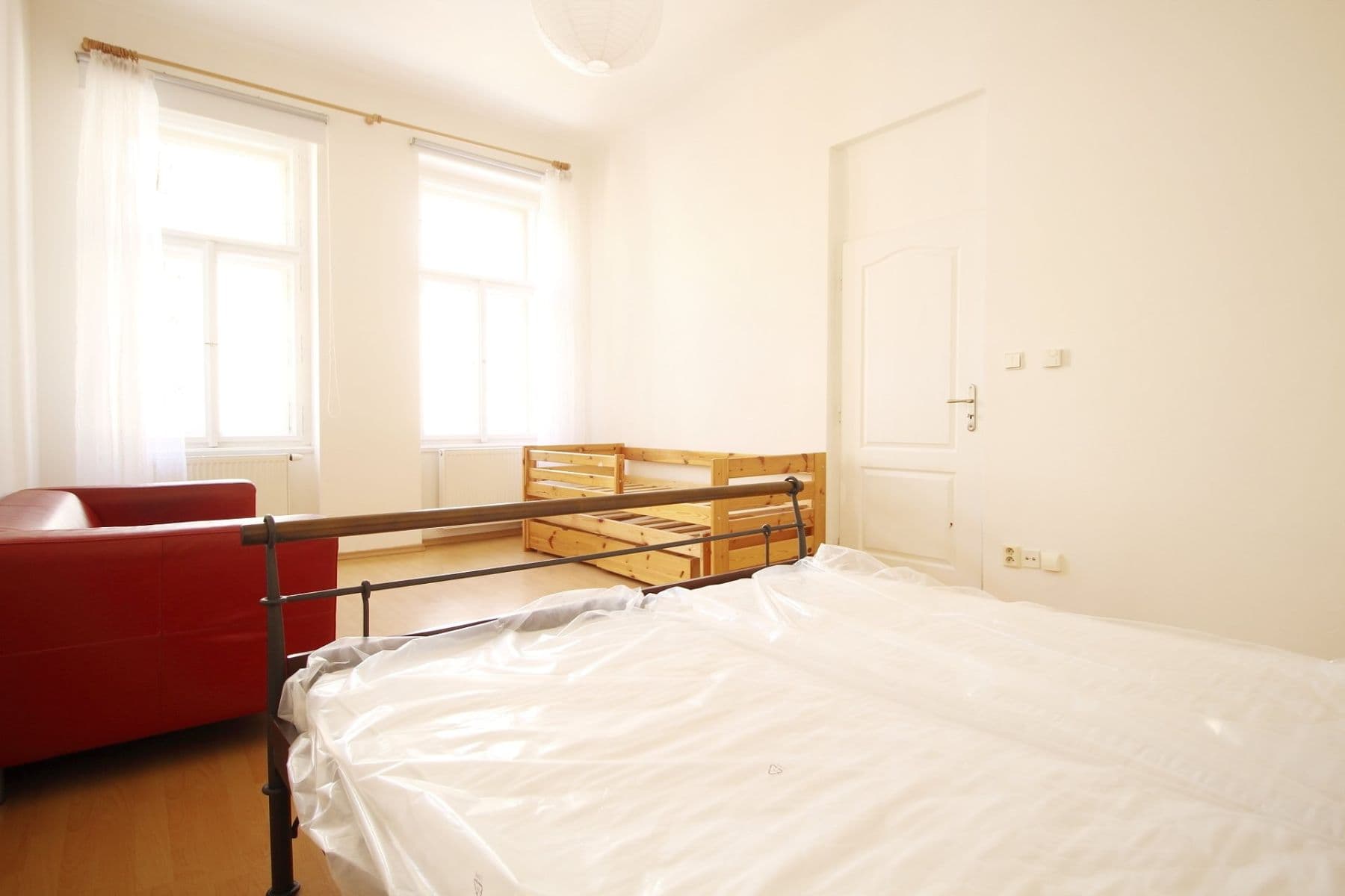 Pronájem bytu 1+1 47 m², Grafická, Praha, Praha Pronájem bytu 1+1 47 m², Grafická, Praha, Praha
