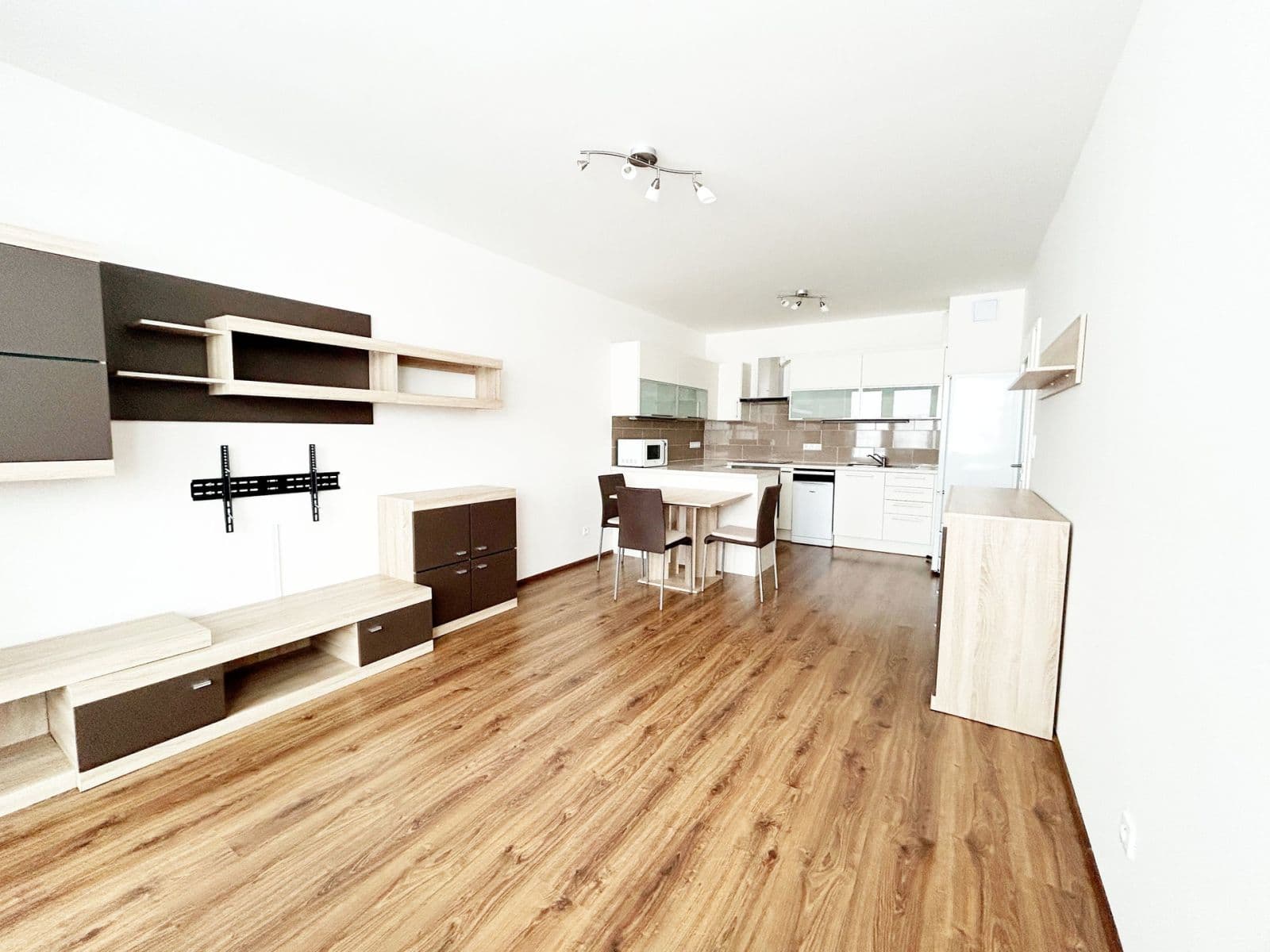 Pronájem bytu 3+kk 67 m², U Hostavického potoka, Praha, Praha Pronájem bytu 3+kk 67 m², U Hostavického potoka, Praha, Praha