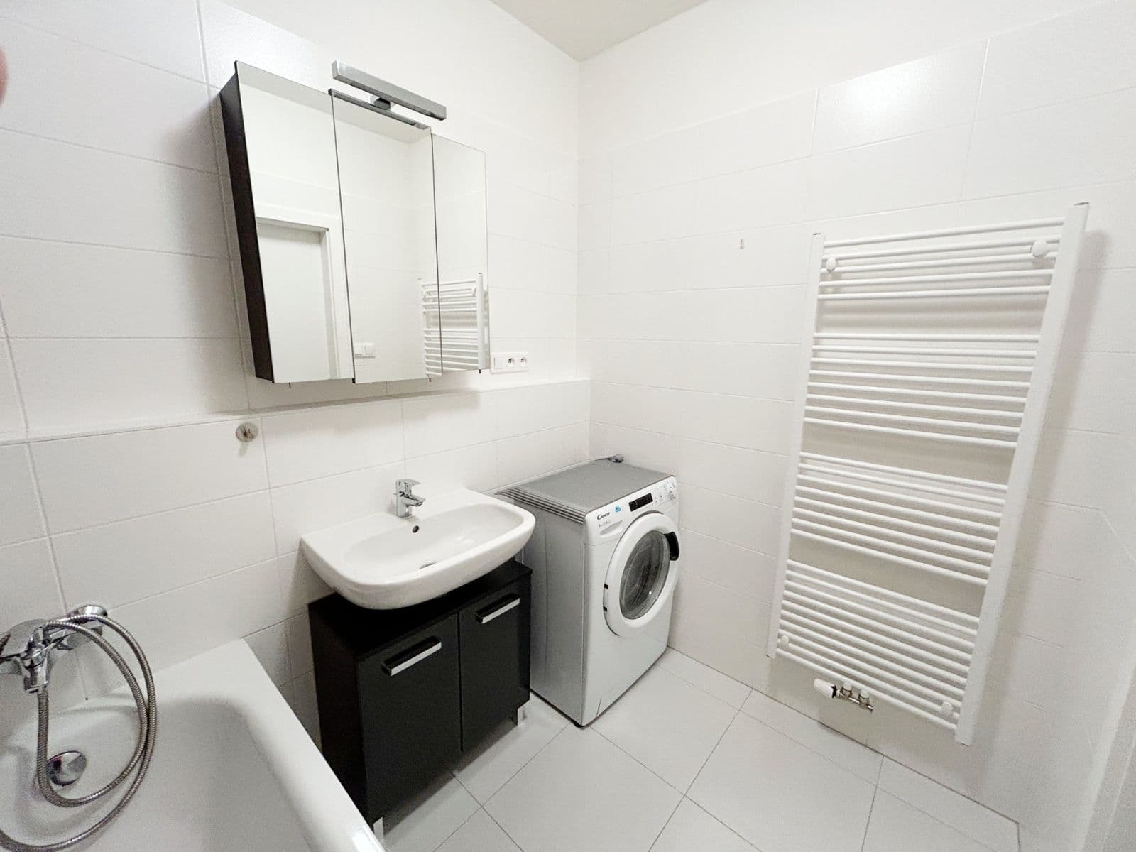 Pronájem bytu 3+kk 67 m², U Hostavického potoka, Praha, Praha Pronájem bytu 3+kk 67 m², U Hostavického potoka, Praha, Praha
