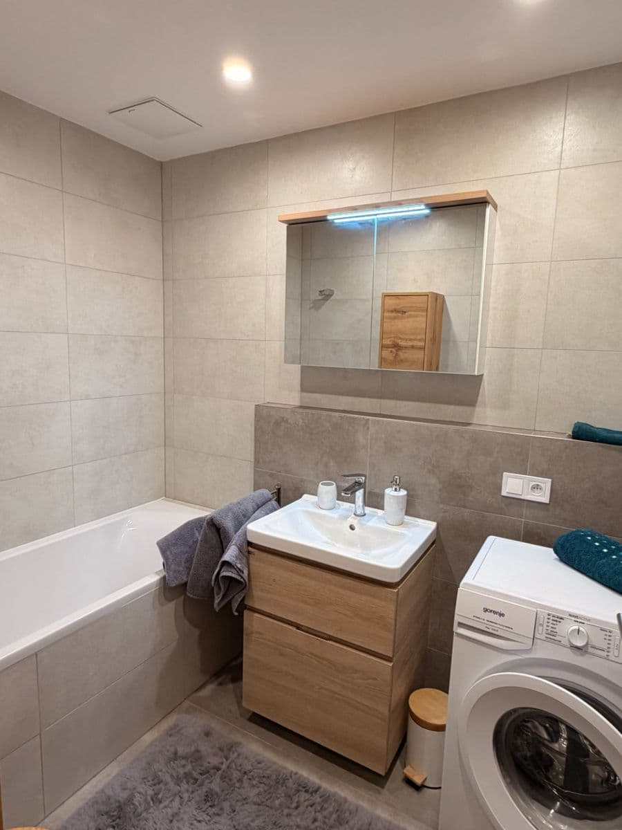 Pronájem bytu 2+kk 58 m², Křižíkova, Čelákovice, Středočeský kraj Pronájem bytu 2+kk 58 m², Křižíkova, Čelákovice, Středočeský kraj