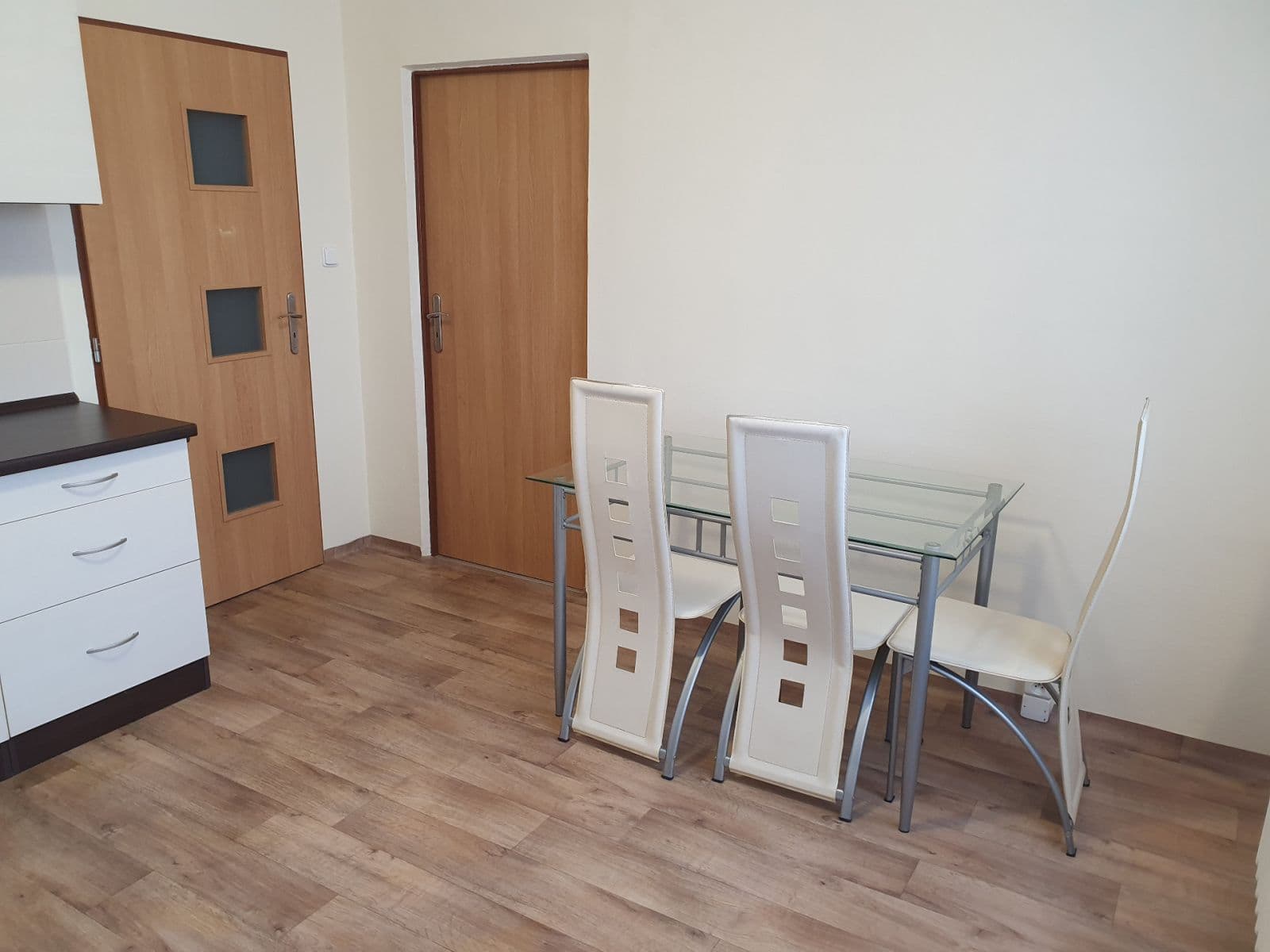 Pronájem bytu 1+1 36 m², Macháčkova, Plzeň, Plzeňský kraj Pronájem bytu 1+1 36 m², Macháčkova, Plzeň, Plzeňský kraj