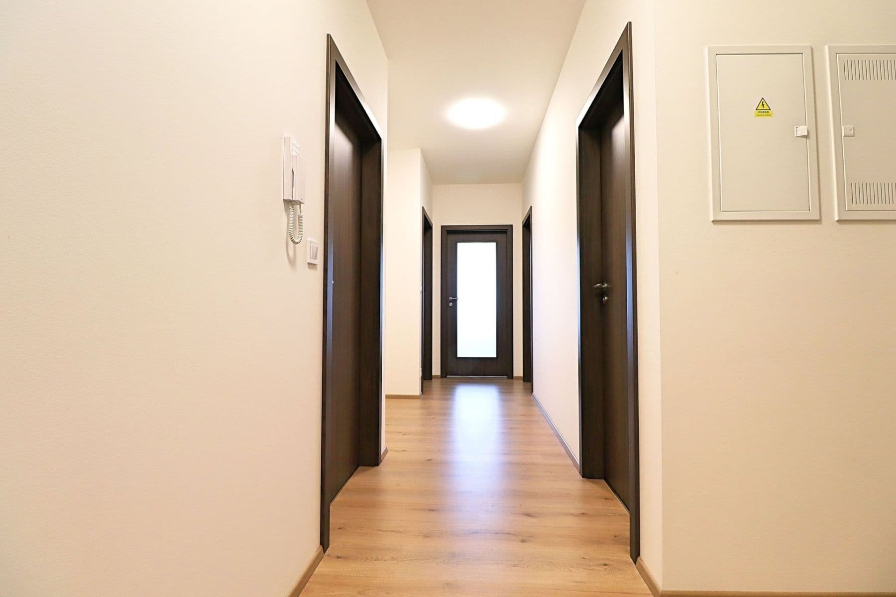 Pronájem bytu 3+kk 75 m², Armádní, Milovice, Středočeský kraj Pronájem bytu 3+kk 75 m², Armádní, Milovice, Středočeský kraj