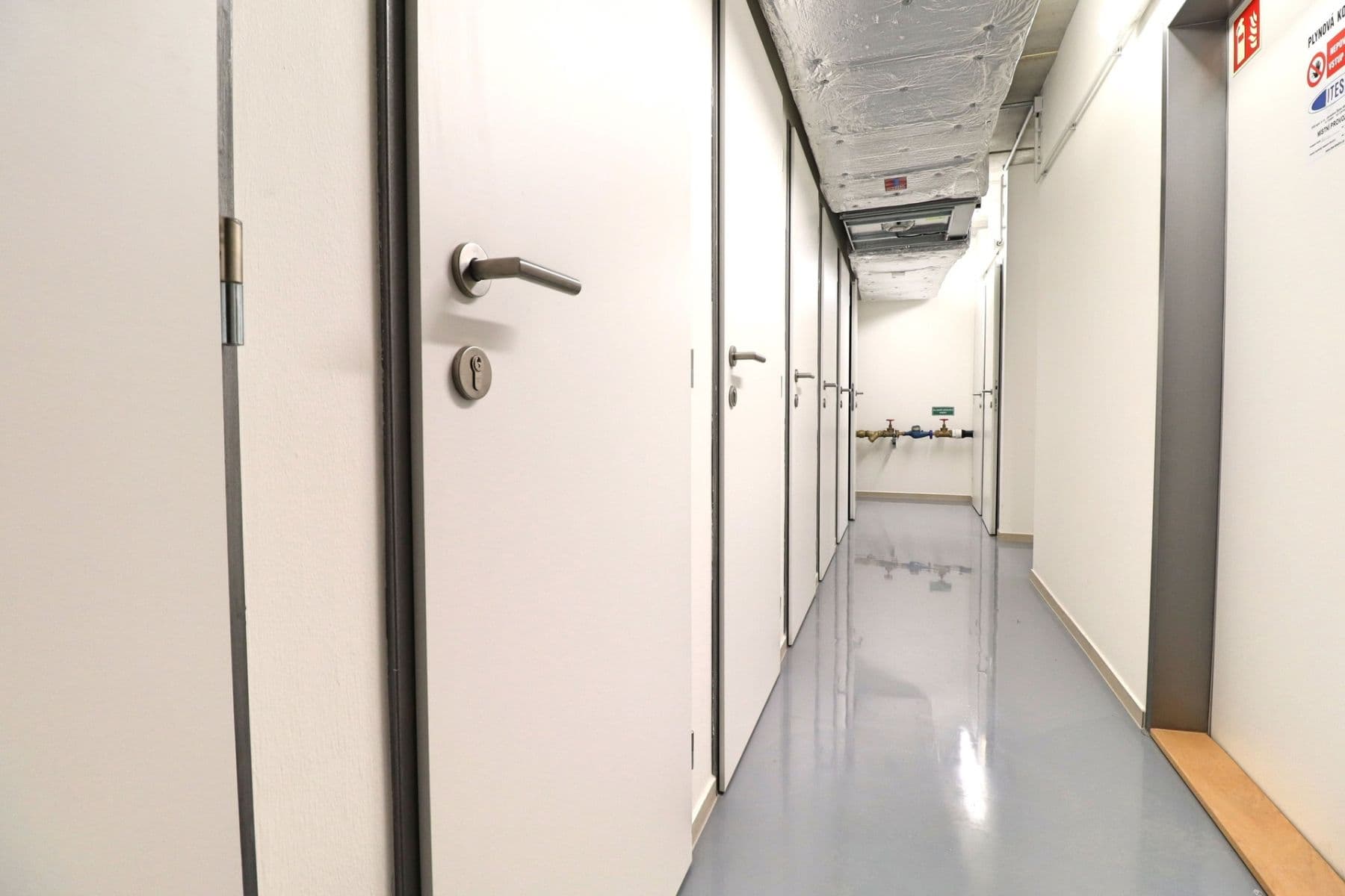 Pronájem bytu 3+kk 75 m², Armádní, Milovice, Středočeský kraj Pronájem bytu 3+kk 75 m², Armádní, Milovice, Středočeský kraj