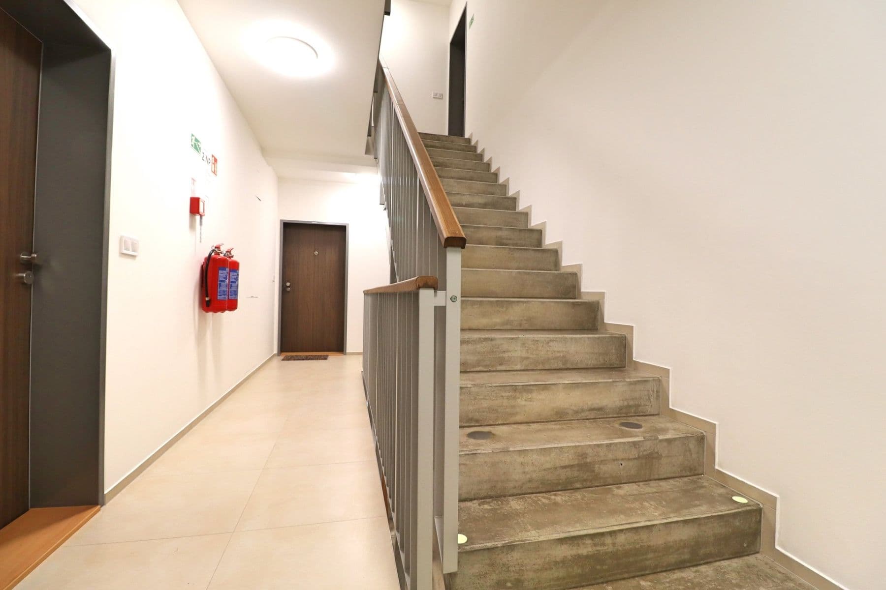 Pronájem bytu 3+kk 75 m², Armádní, Milovice, Středočeský kraj Pronájem bytu 3+kk 75 m², Armádní, Milovice, Středočeský kraj