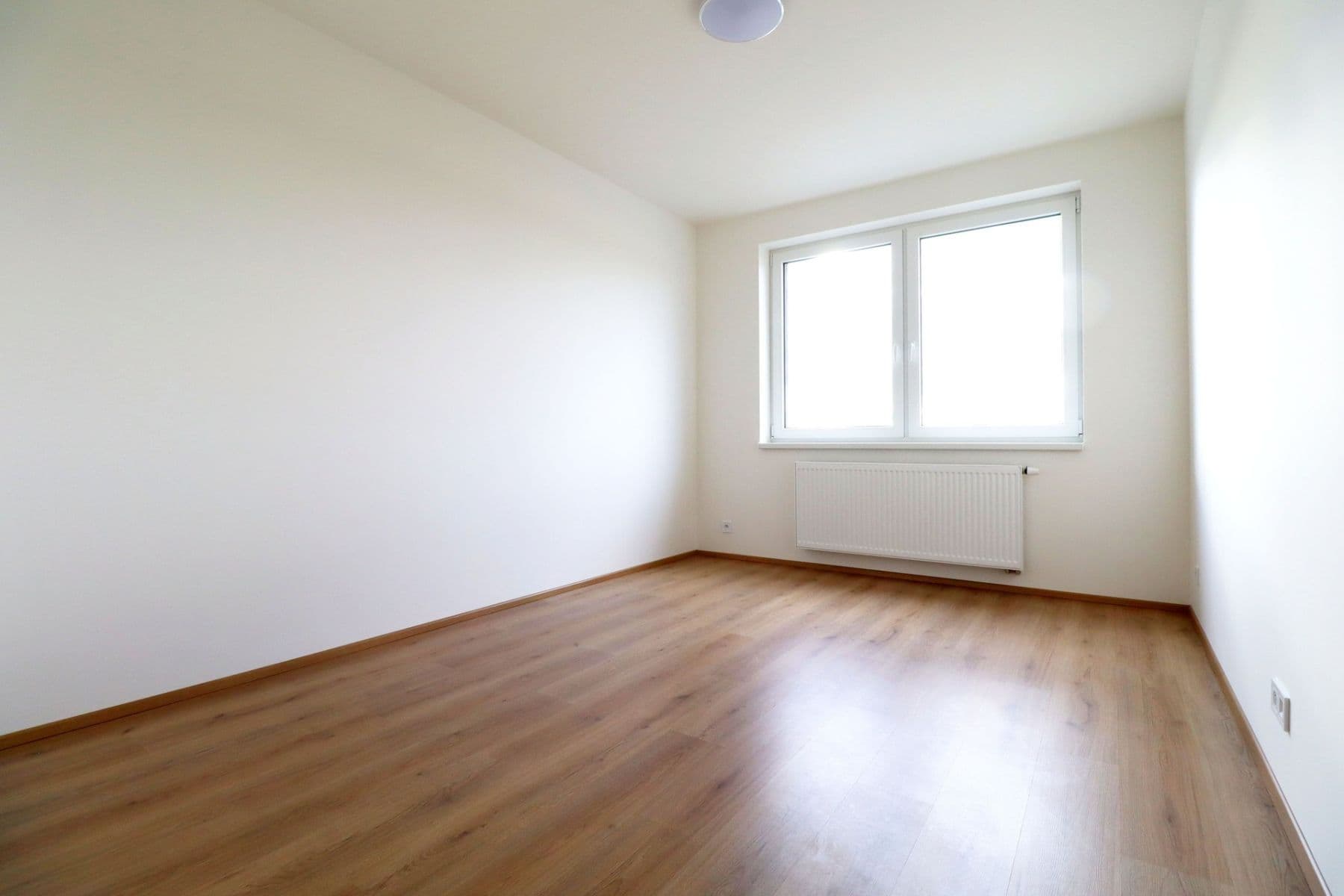 Pronájem bytu 3+kk 75 m², Armádní, Milovice, Středočeský kraj Pronájem bytu 3+kk 75 m², Armádní, Milovice, Středočeský kraj