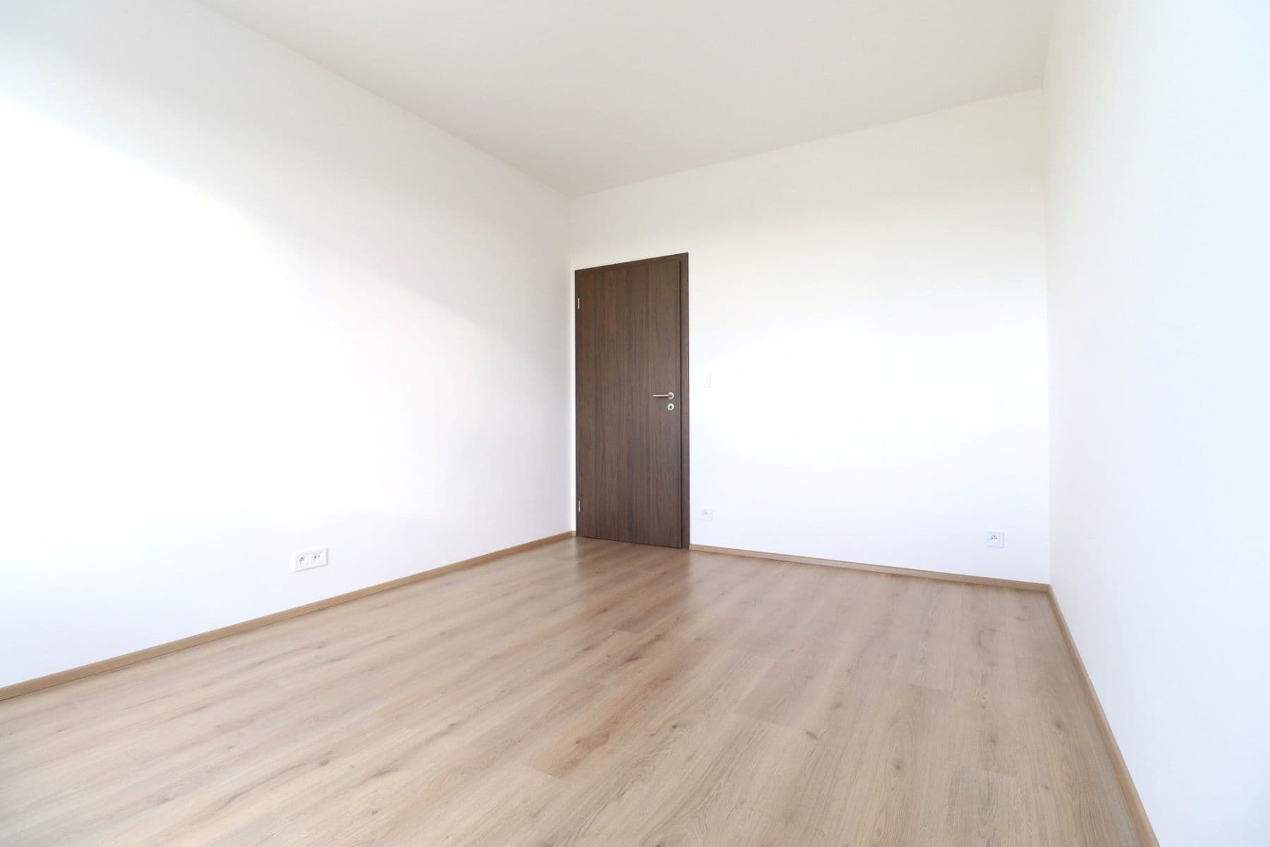 Pronájem bytu 3+kk 75 m², Armádní, Milovice, Středočeský kraj Pronájem bytu 3+kk 75 m², Armádní, Milovice, Středočeský kraj
