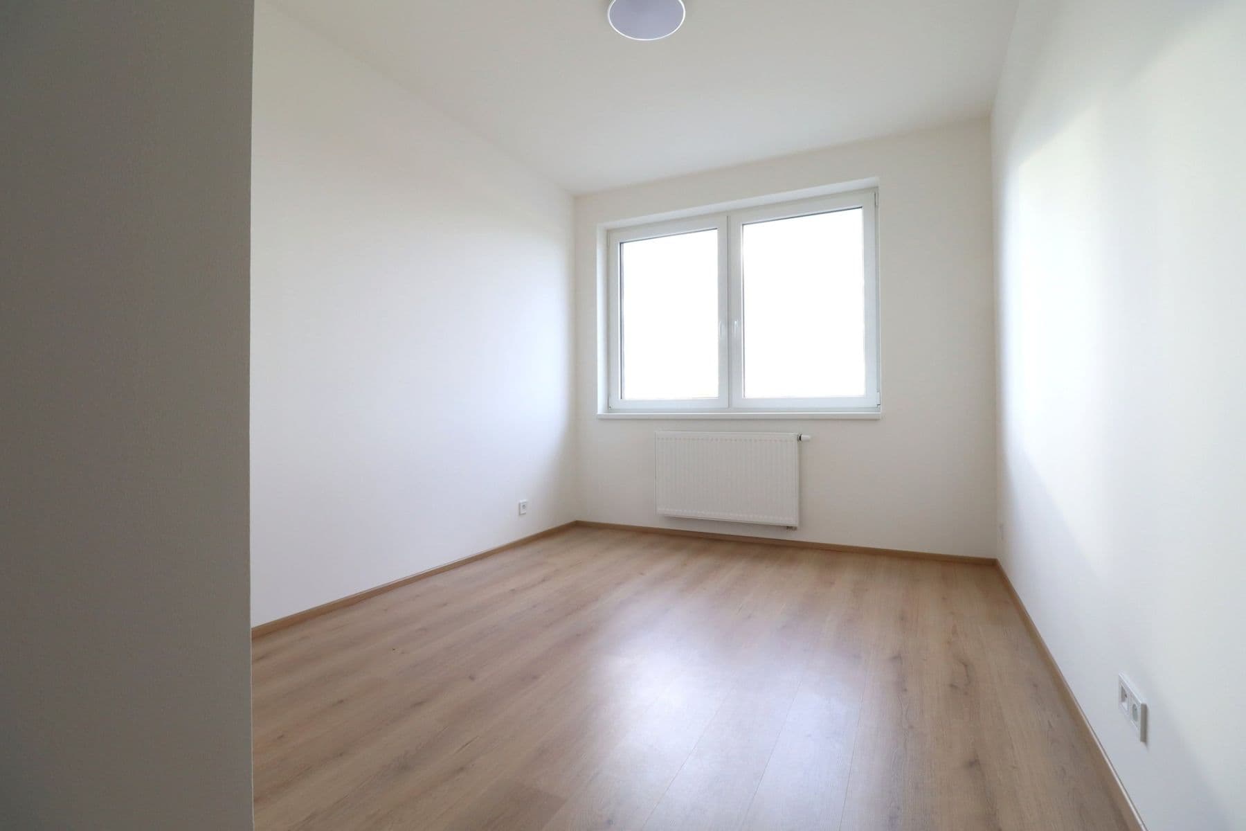 Pronájem bytu 3+kk 75 m², Armádní, Milovice, Středočeský kraj Pronájem bytu 3+kk 75 m², Armádní, Milovice, Středočeský kraj