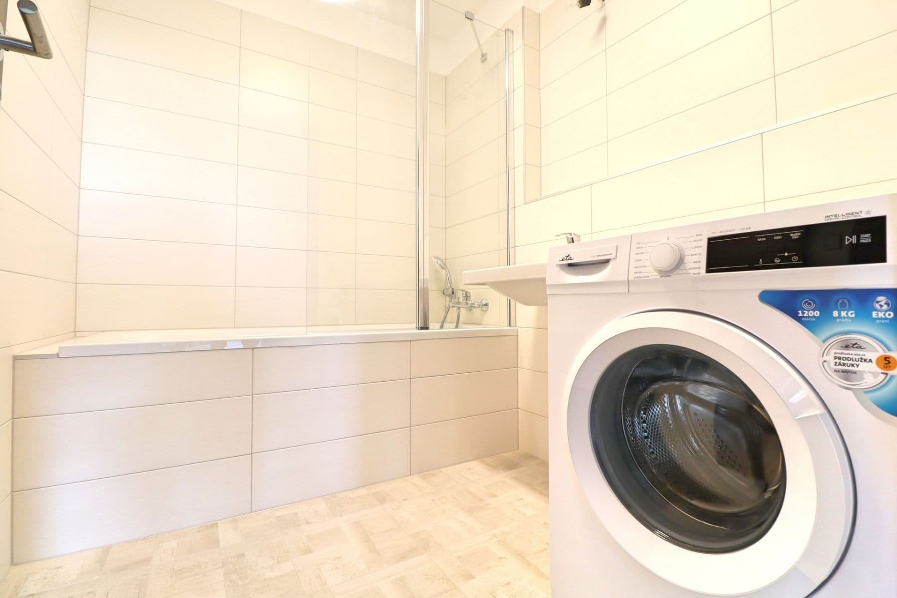 Pronájem bytu 3+kk 75 m², Armádní, Milovice, Středočeský kraj Pronájem bytu 3+kk 75 m², Armádní, Milovice, Středočeský kraj