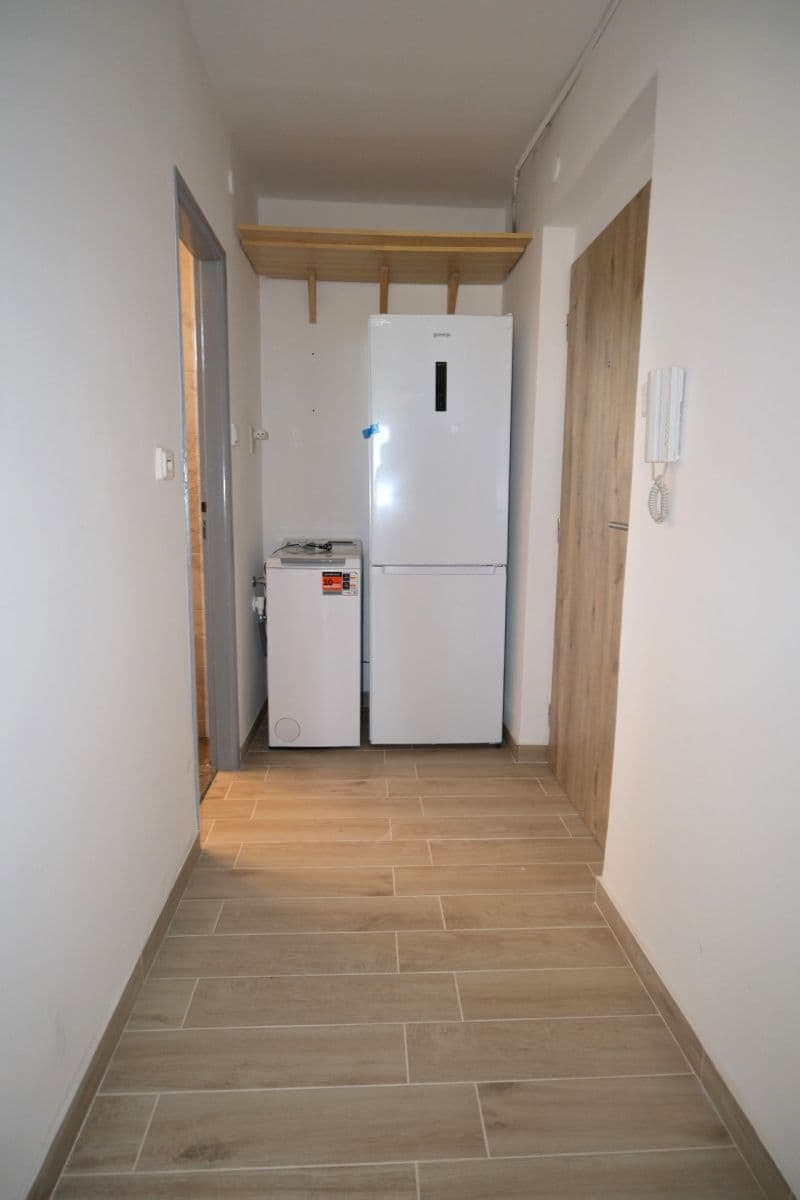 Pronájem bytu 2+1 39 m², Dukelská, Modra, Bratislavský kraj Pronájem bytu 2+1 39 m², Dukelská, Modra, Bratislavský kraj