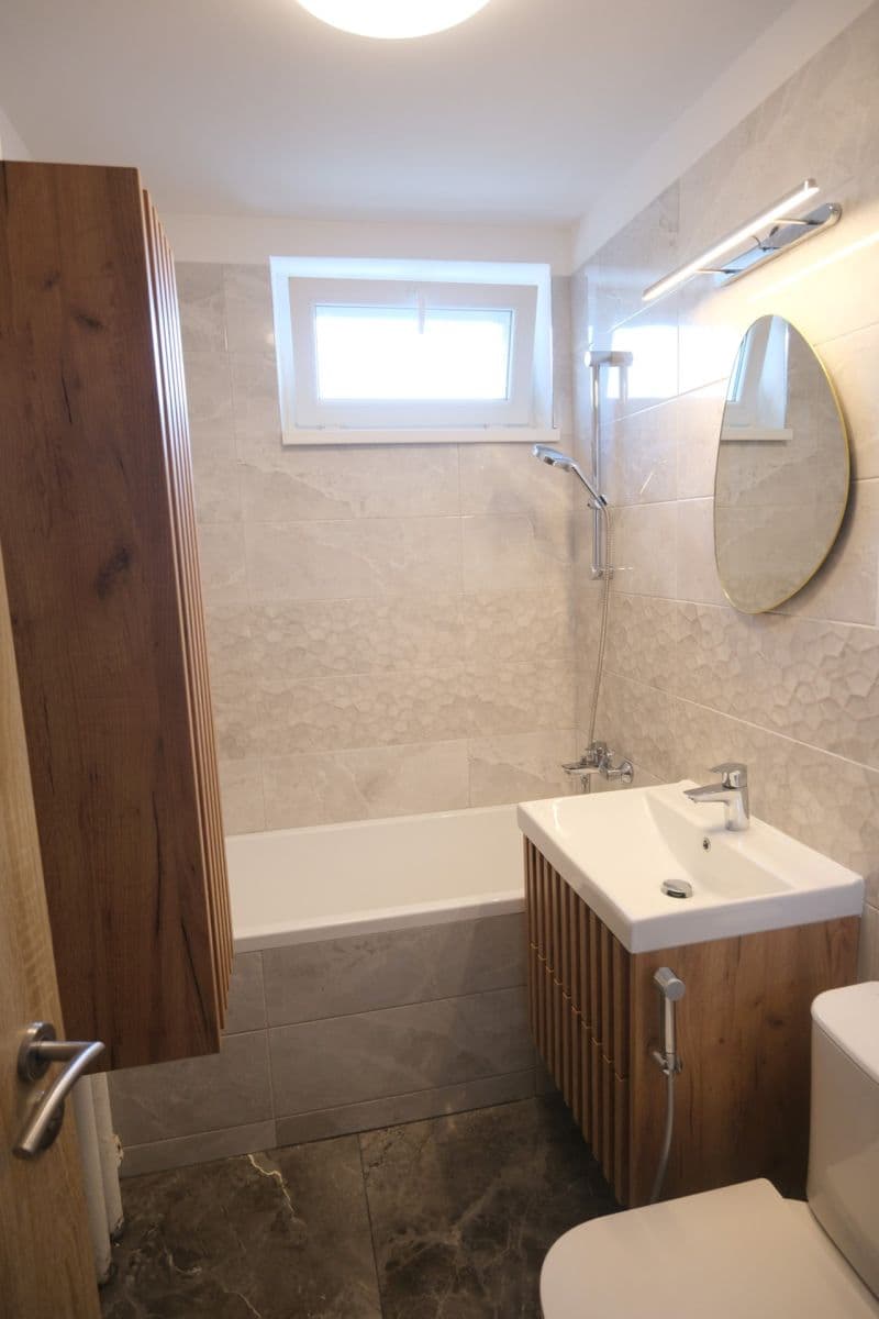 Pronájem bytu 2+1 39 m², Dukelská, Modra, Bratislavský kraj Pronájem bytu 2+1 39 m², Dukelská, Modra, Bratislavský kraj