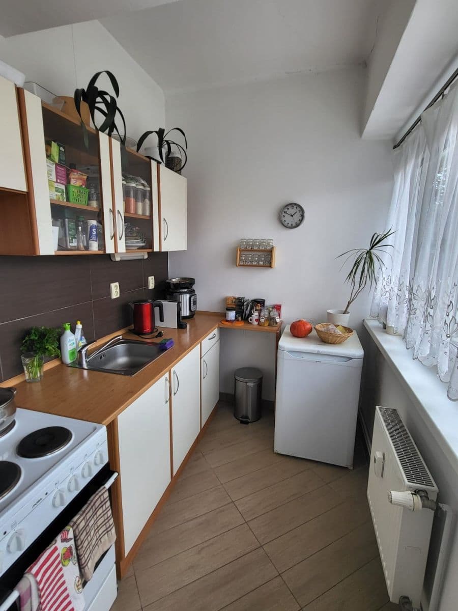 Pronájem bytu 2+kk 45 m², Mojmírovo náměstí, Brno, Jihomoravský kraj Pronájem bytu 2+kk 45 m², Mojmírovo náměstí, Brno, Jihomoravský kraj