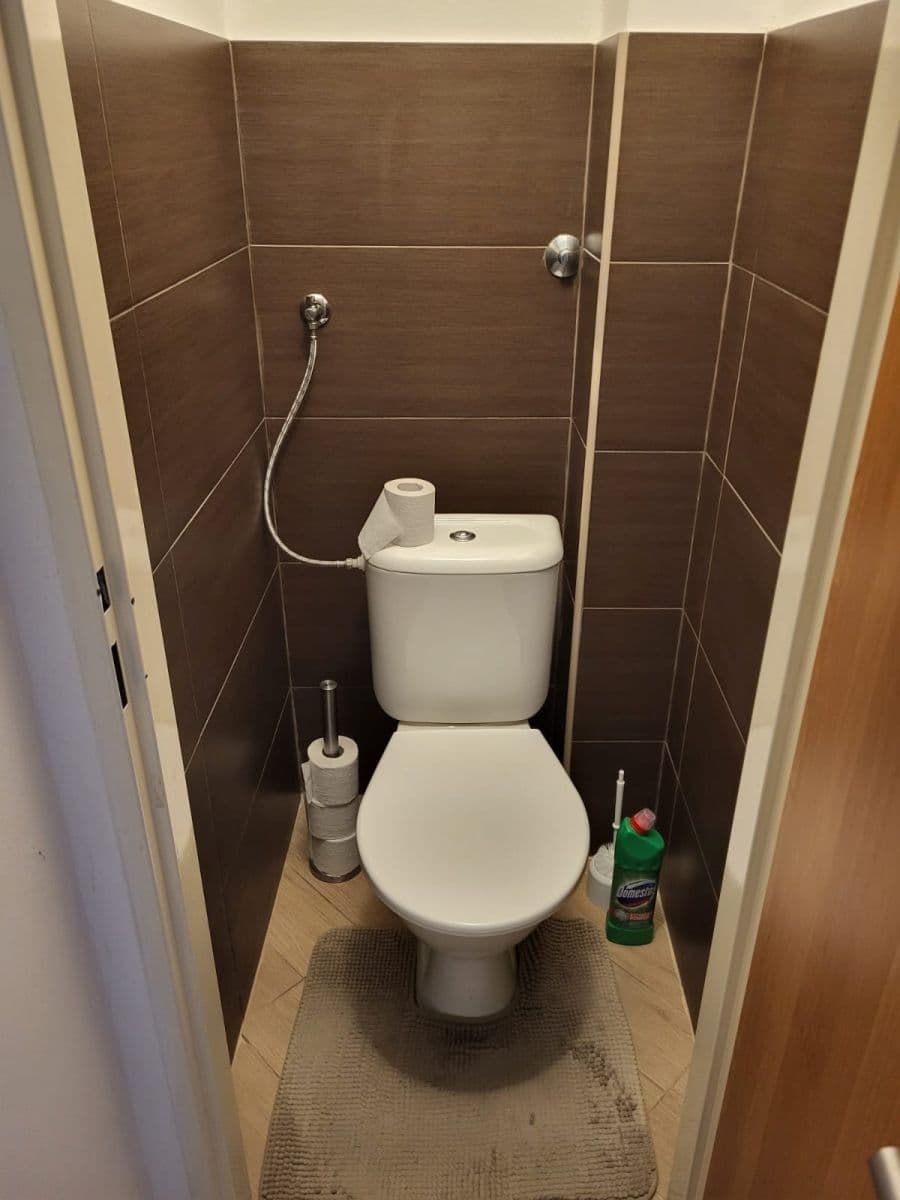 Pronájem bytu 2+kk 45 m², Mojmírovo náměstí, Brno, Jihomoravský kraj Pronájem bytu 2+kk 45 m², Mojmírovo náměstí, Brno, Jihomoravský kraj