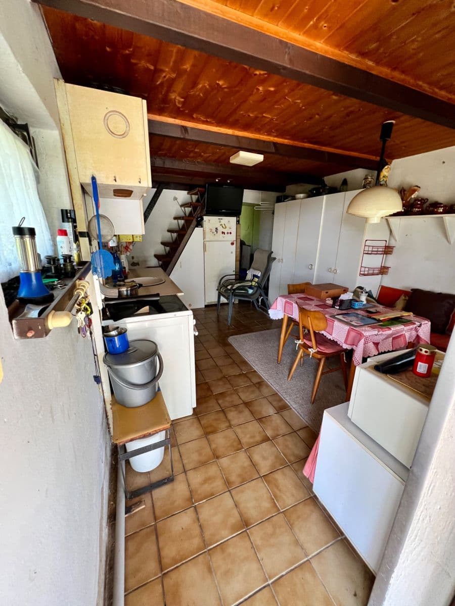 Prodej chaty, chalupy 18 m², pozemek 695 m², Mnichovice, Středočeský kraj Prodej chaty, chalupy 18 m², pozemek 695 m², Mnichovice, Středočeský kraj
