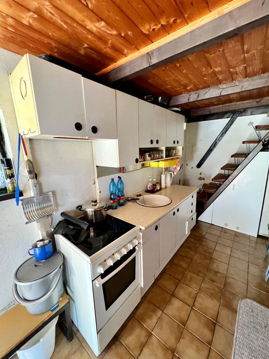 Prodej chaty, chalupy 18 m², pozemek 695 m², Mnichovice, Středočeský kraj Prodej chaty, chalupy 18 m², pozemek 695 m², Mnichovice, Středočeský kraj