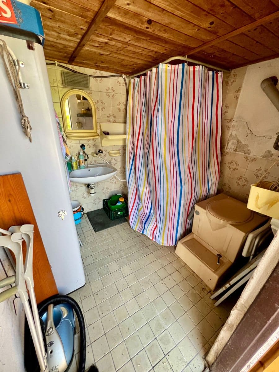Prodej chaty, chalupy 18 m², pozemek 695 m², Mnichovice, Středočeský kraj Prodej chaty, chalupy 18 m², pozemek 695 m², Mnichovice, Středočeský kraj