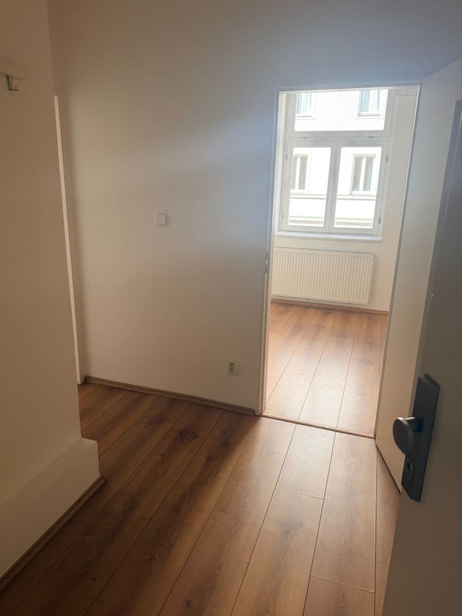 Pronájem bytu 1+1 40 m², Sokolovská, Praha, Praha Pronájem bytu 1+1 40 m², Sokolovská, Praha, Praha