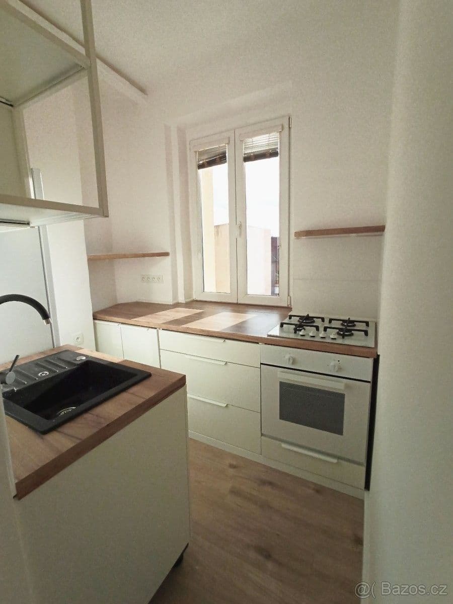 Prodej bytu 1+1 28 m², Cajthamlova, Teplice, Ústecký kraj Prodej bytu 1+1 28 m², Cajthamlova, Teplice, Ústecký kraj