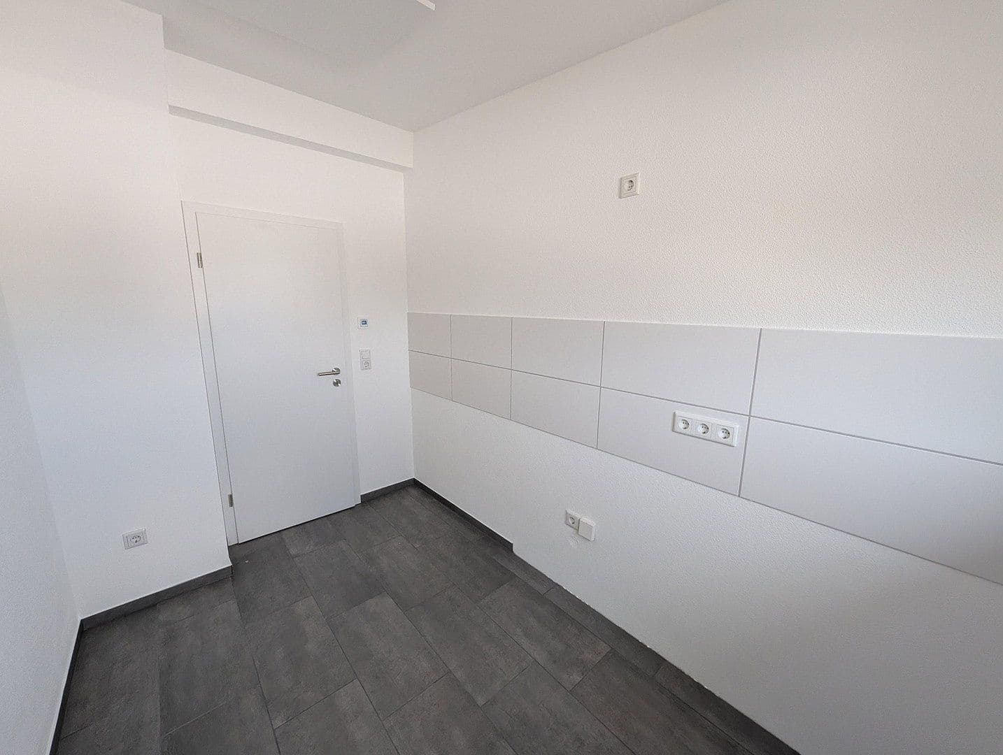 Pronájem bytu 3+1 66 m², Fasanenweg 6, Albstadt, Bádensko-Württembersko Pronájem bytu 3+1 66 m², Fasanenweg 6, Albstadt, Bádensko-Württembersko