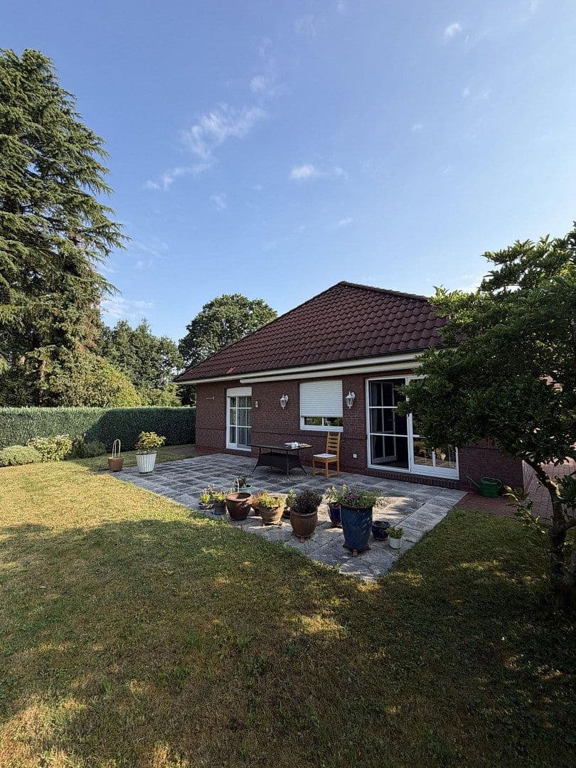Prodej domu 157 m², pozemek 584 m², Wiefelstede, Dolní Sasko Prodej domu 157 m², pozemek 584 m², Wiefelstede, Dolní Sasko