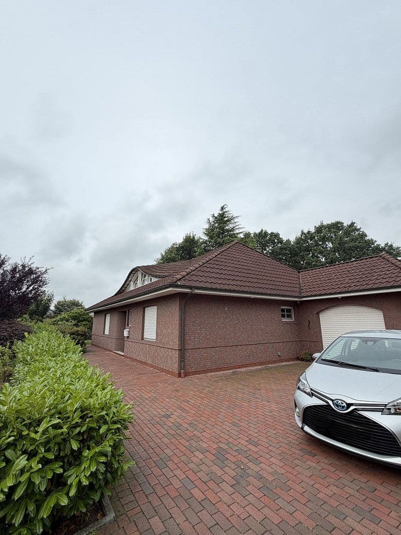 Prodej domu 157 m², pozemek 584 m², Wiefelstede, Dolní Sasko Prodej domu 157 m², pozemek 584 m², Wiefelstede, Dolní Sasko