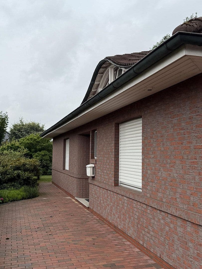 Prodej domu 157 m², pozemek 584 m², Wiefelstede, Dolní Sasko Prodej domu 157 m², pozemek 584 m², Wiefelstede, Dolní Sasko