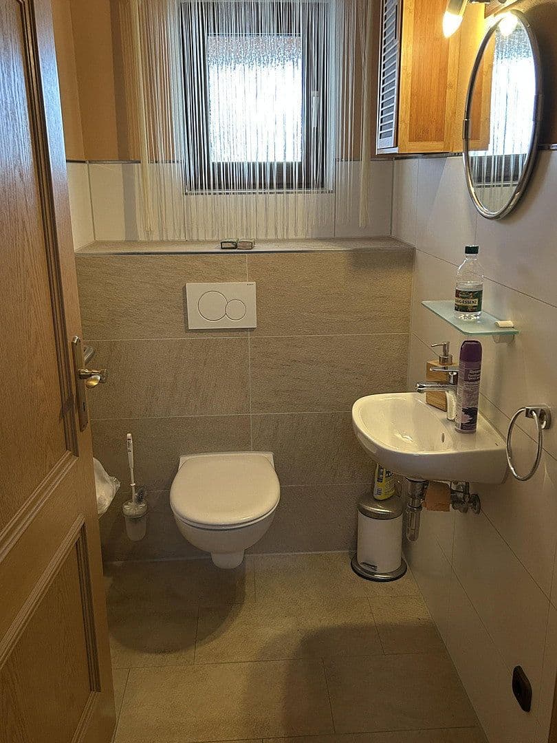 Prodej domu 150 m², pozemek 569 m², Banater Straße 46, Neutraubling, Bavorsko Prodej domu 150 m², pozemek 569 m², Banater Straße 46, Neutraubling, Bavorsko