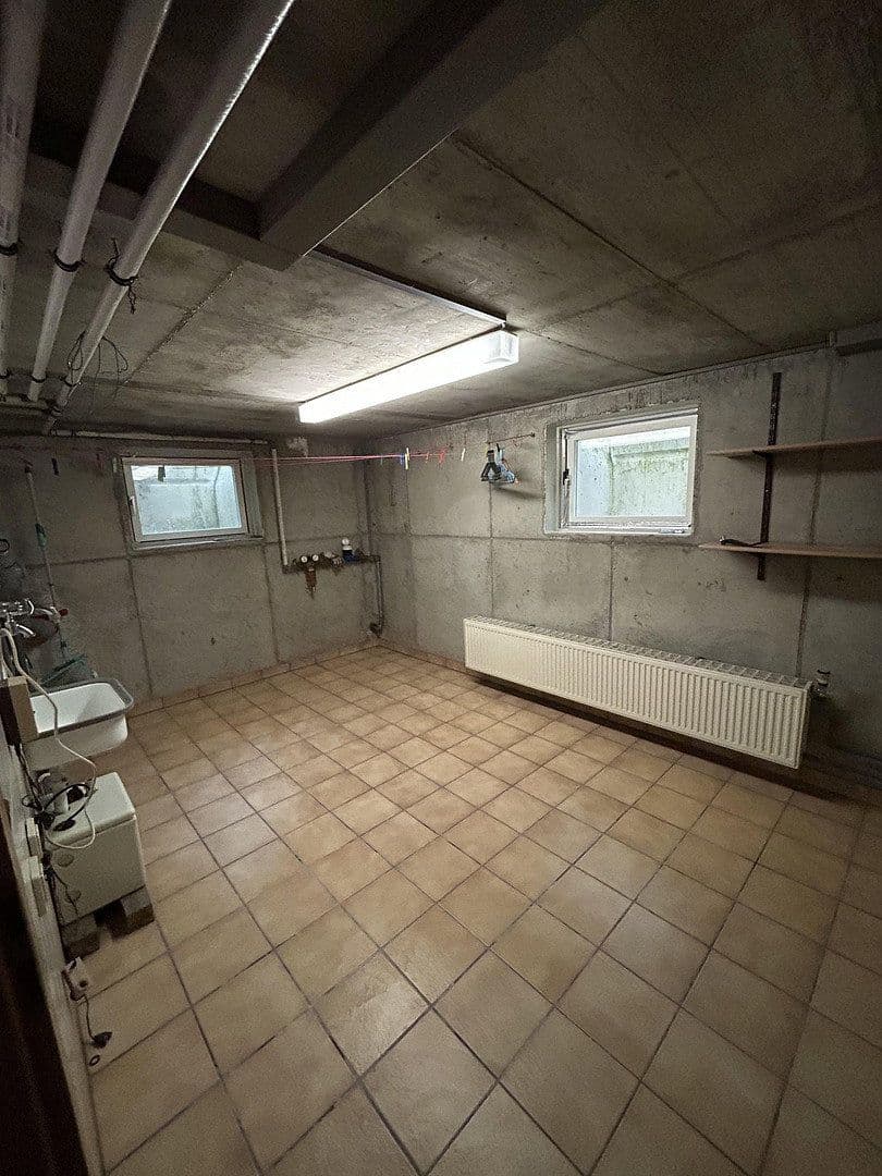 Prodej domu 150 m², pozemek 569 m², Banater Straße 46, Neutraubling, Bavorsko Prodej domu 150 m², pozemek 569 m², Banater Straße 46, Neutraubling, Bavorsko