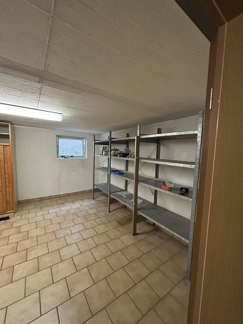 Prodej domu 150 m², pozemek 569 m², Banater Straße 46, Neutraubling, Bavorsko Prodej domu 150 m², pozemek 569 m², Banater Straße 46, Neutraubling, Bavorsko