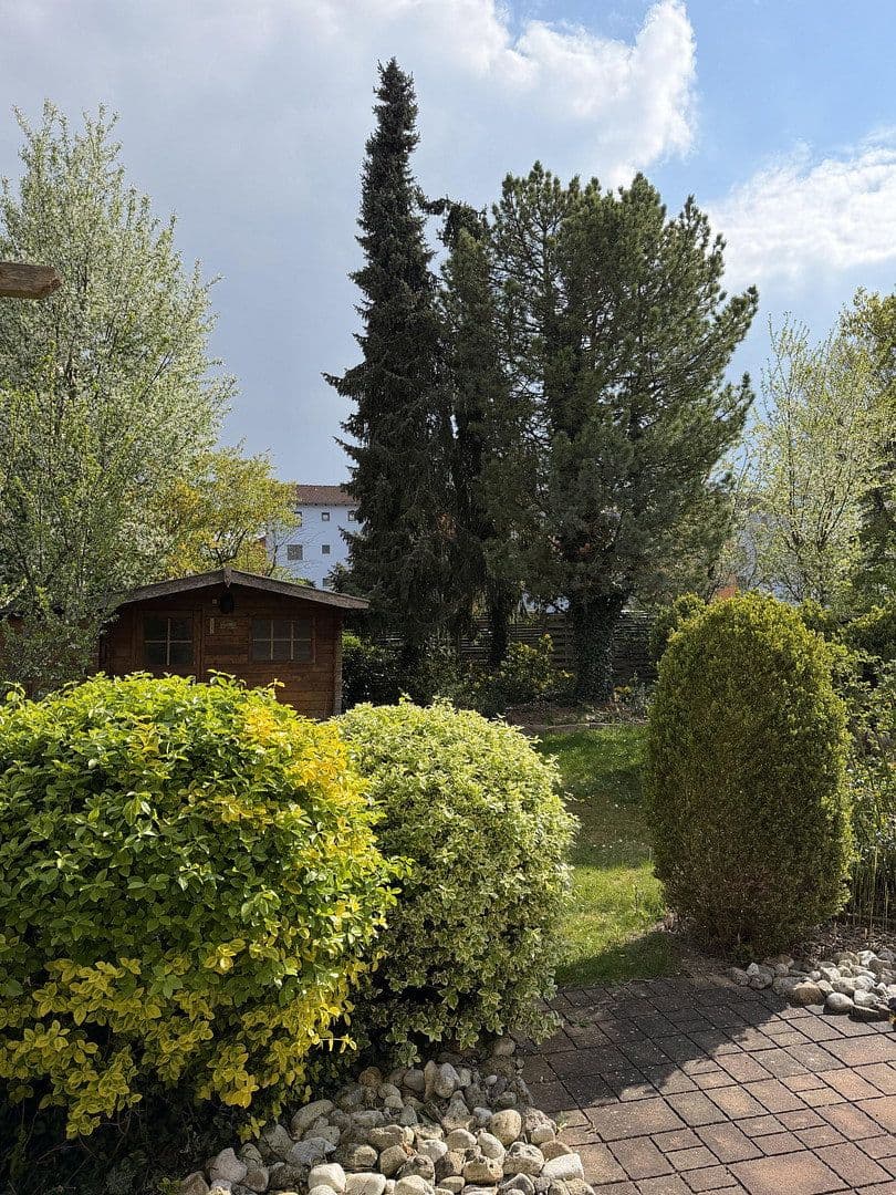 Prodej domu 150 m², pozemek 569 m², Banater Straße 46, Neutraubling, Bavorsko Prodej domu 150 m², pozemek 569 m², Banater Straße 46, Neutraubling, Bavorsko