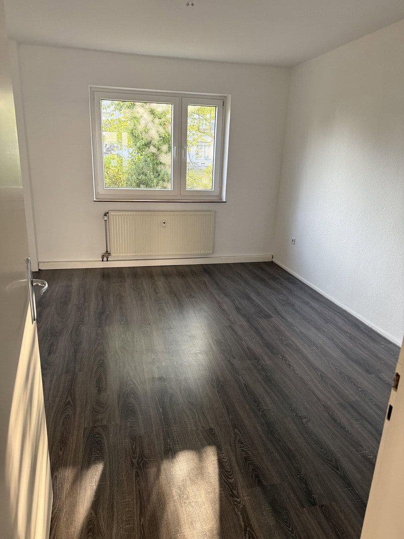 Pronájem bytu 2+1 50 m², Düsseldorf, Severní Porýní-Vestfálsko Pronájem bytu 2+1 50 m², Düsseldorf, Severní Porýní-Vestfálsko