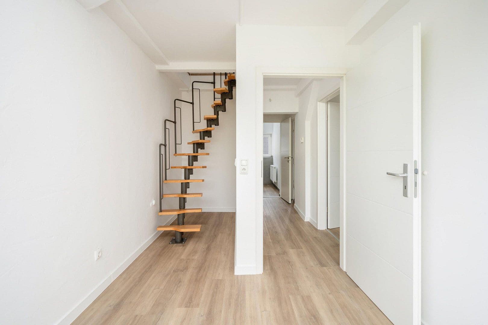Pronájem bytu 3+1 100 m², Adalbertsteinweg 18-20, Cáchy, Severní Porýní-Vestfálsko Pronájem bytu 3+1 100 m², Adalbertsteinweg 18-20, Cáchy, Severní Porýní-Vestfálsko