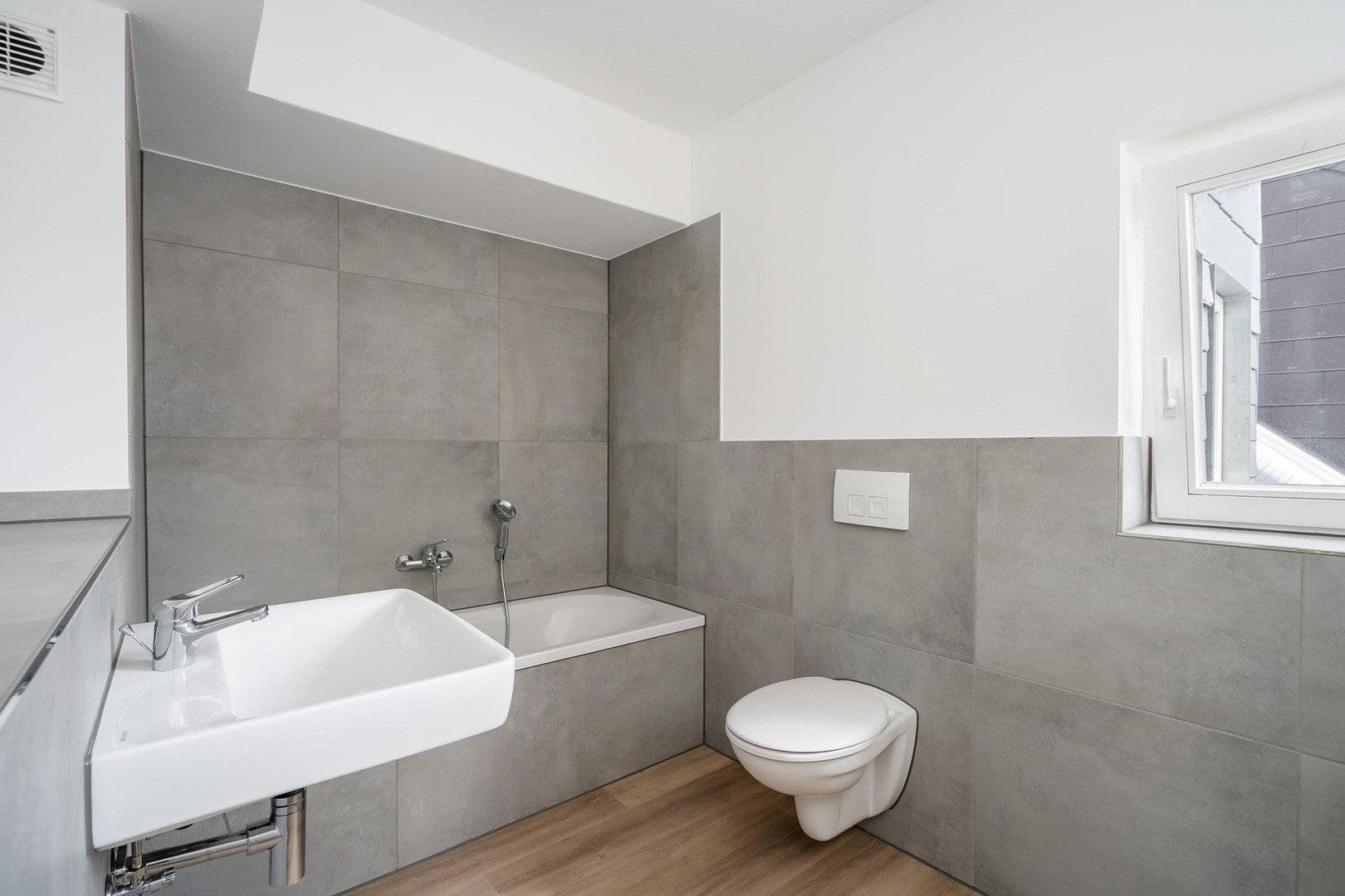Pronájem bytu 3+1 100 m², Adalbertsteinweg 18-20, Cáchy, Severní Porýní-Vestfálsko Pronájem bytu 3+1 100 m², Adalbertsteinweg 18-20, Cáchy, Severní Porýní-Vestfálsko