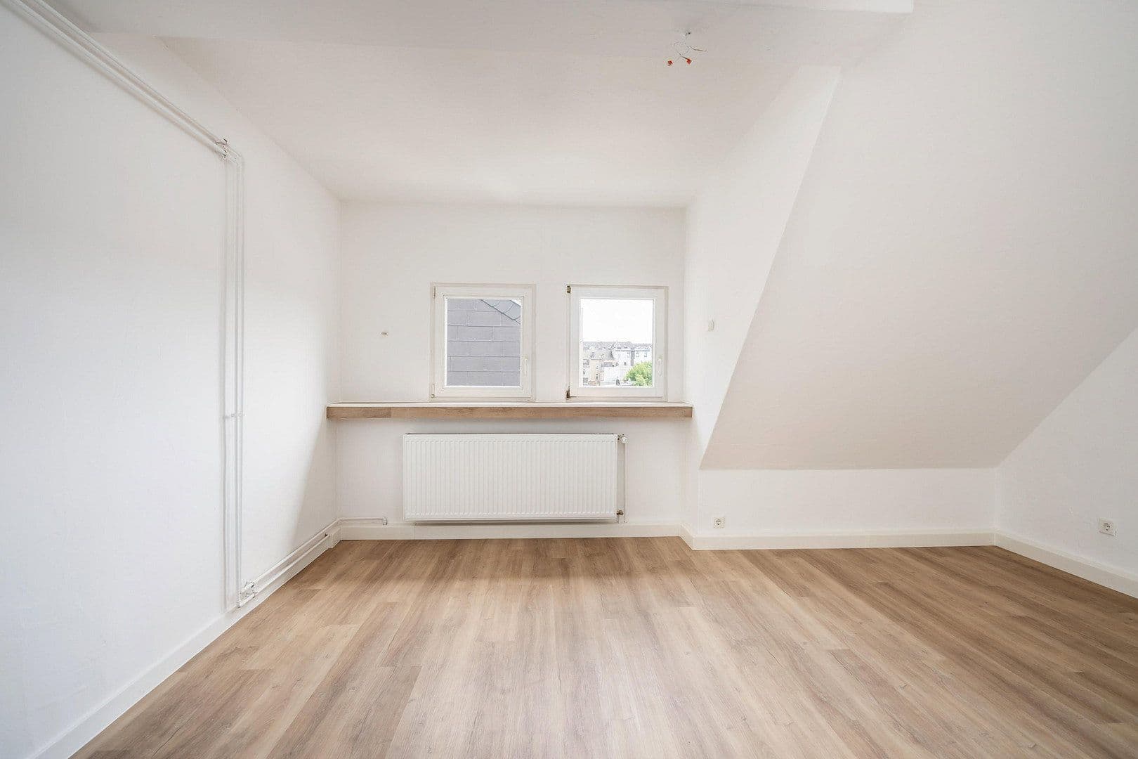 Pronájem bytu 3+1 100 m², Adalbertsteinweg 18-20, Cáchy, Severní Porýní-Vestfálsko Pronájem bytu 3+1 100 m², Adalbertsteinweg 18-20, Cáchy, Severní Porýní-Vestfálsko