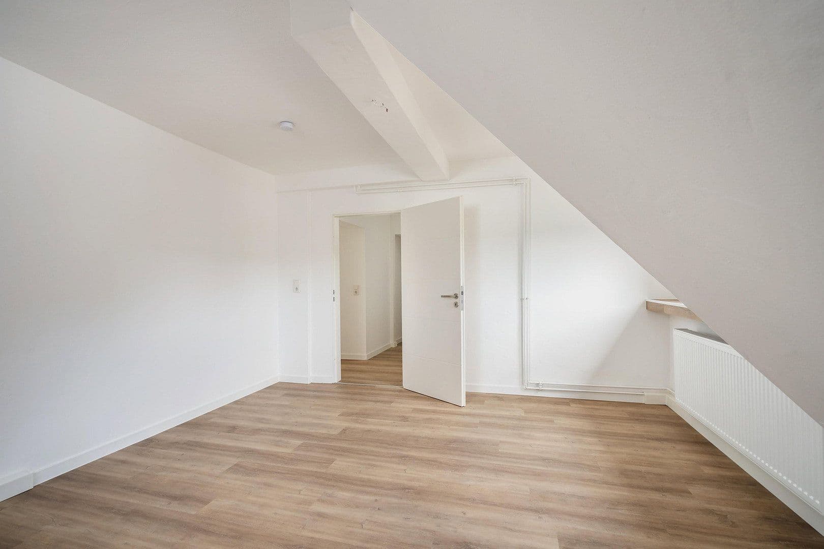 Pronájem bytu 3+1 100 m², Adalbertsteinweg 18-20, Cáchy, Severní Porýní-Vestfálsko Pronájem bytu 3+1 100 m², Adalbertsteinweg 18-20, Cáchy, Severní Porýní-Vestfálsko
