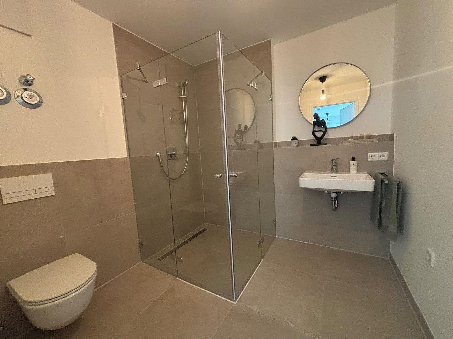 Pronájem bytu 2+1 72 m², Schweinauer Hauptstraße 1, Nürnberg, Bavorsko Pronájem bytu 2+1 72 m², Schweinauer Hauptstraße 1, Nürnberg, Bavorsko