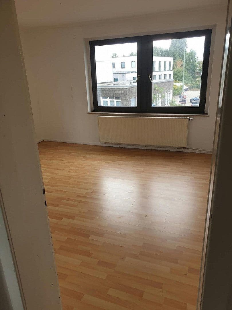 Pronájem bytu 3+1 70 m², Bohmter Straße 54, Osnabrück, Dolní Sasko Pronájem bytu 3+1 70 m², Bohmter Straße 54, Osnabrück, Dolní Sasko