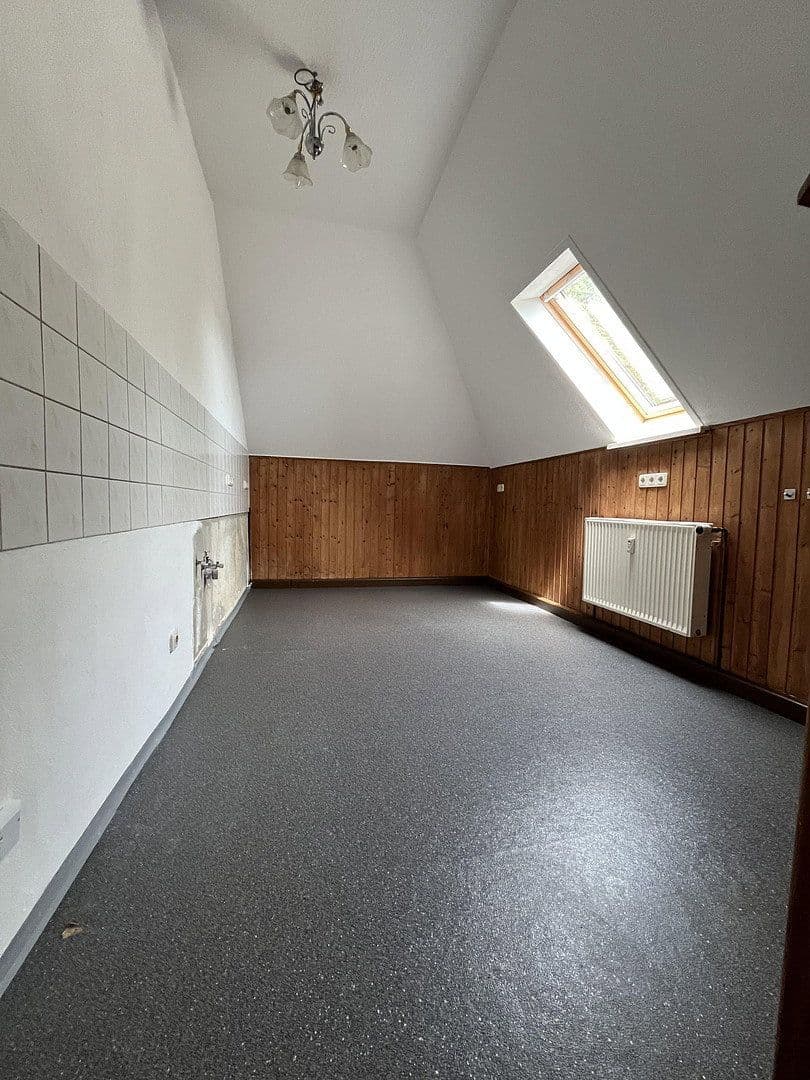 Pronájem bytu 4+1 100 m², Schneeberger Straße 2, Chemnitz, Sasko Pronájem bytu 4+1 100 m², Schneeberger Straße 2, Chemnitz, Sasko