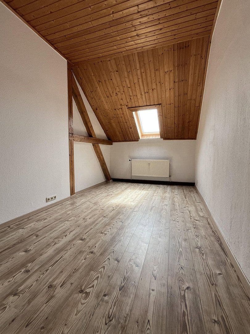 Pronájem bytu 4+1 100 m², Schneeberger Straße 2, Chemnitz, Sasko Pronájem bytu 4+1 100 m², Schneeberger Straße 2, Chemnitz, Sasko