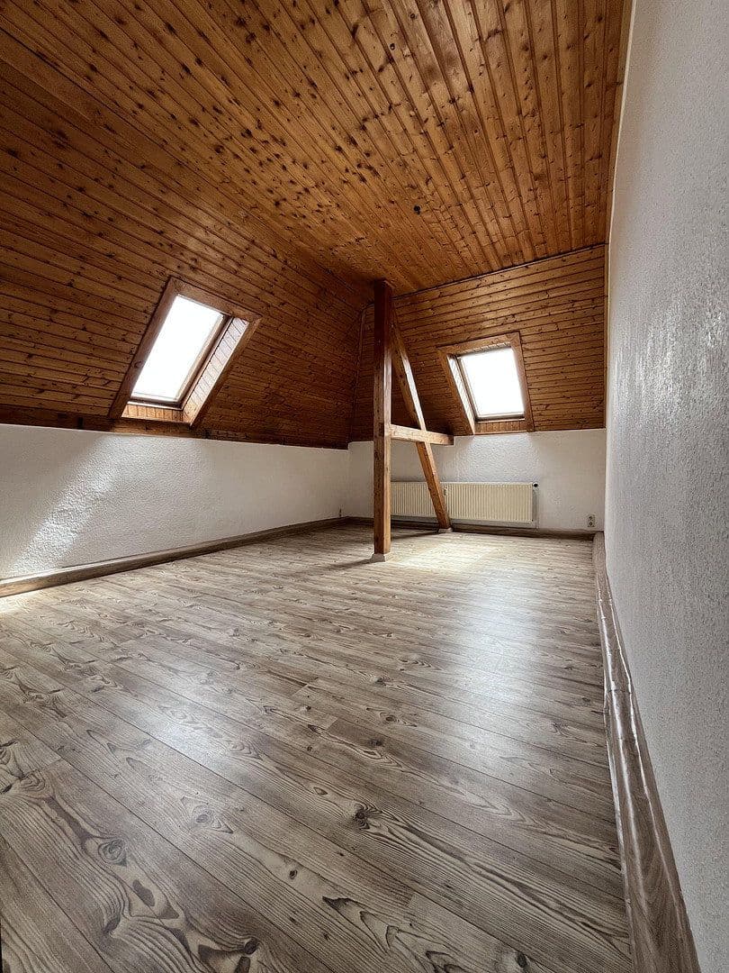 Pronájem bytu 4+1 100 m², Schneeberger Straße 2, Chemnitz, Sasko Pronájem bytu 4+1 100 m², Schneeberger Straße 2, Chemnitz, Sasko