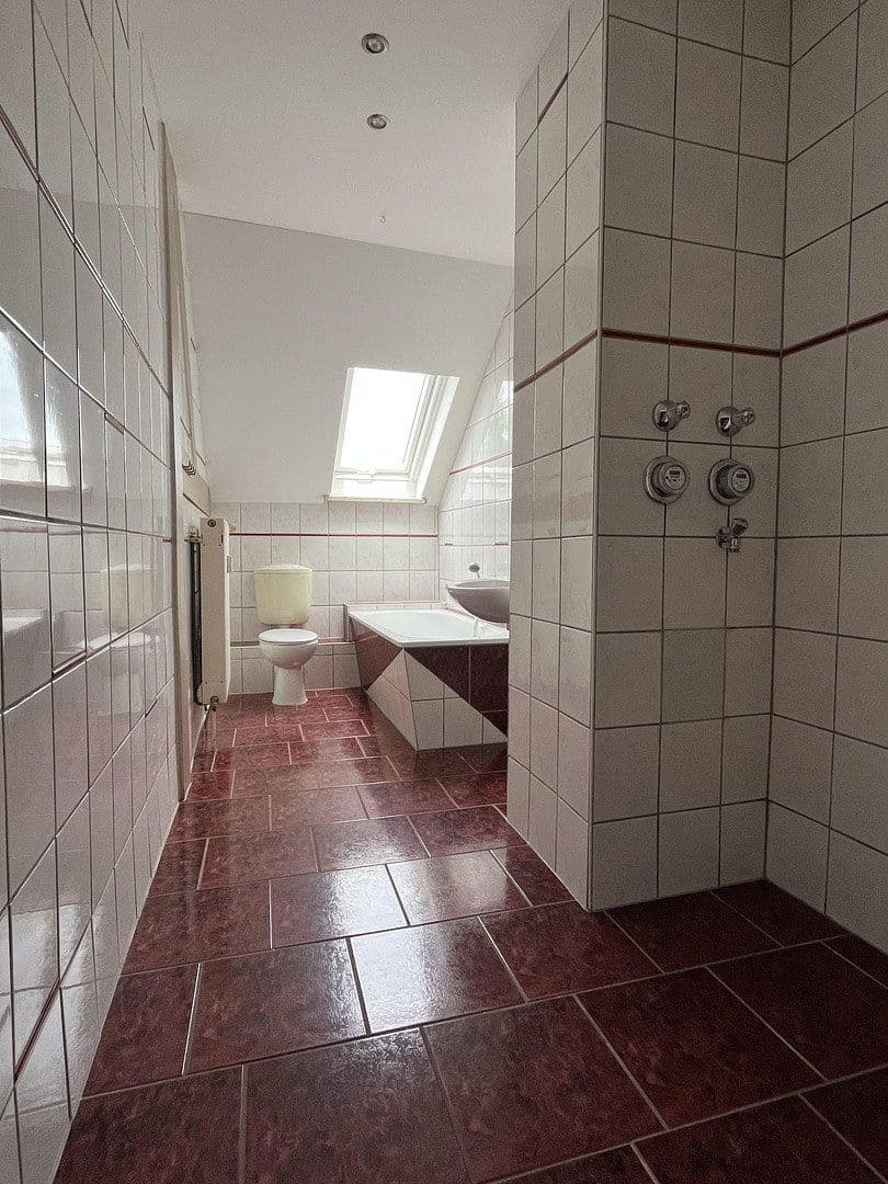 Pronájem bytu 4+1 100 m², Schneeberger Straße 2, Chemnitz, Sasko Pronájem bytu 4+1 100 m², Schneeberger Straße 2, Chemnitz, Sasko