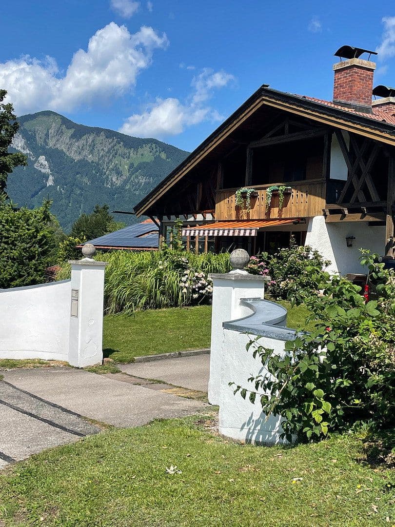 Prodej domu 220 m², pozemek 996 m², Unterwössen, Bavorsko Prodej domu 220 m², pozemek 996 m², Unterwössen, Bavorsko