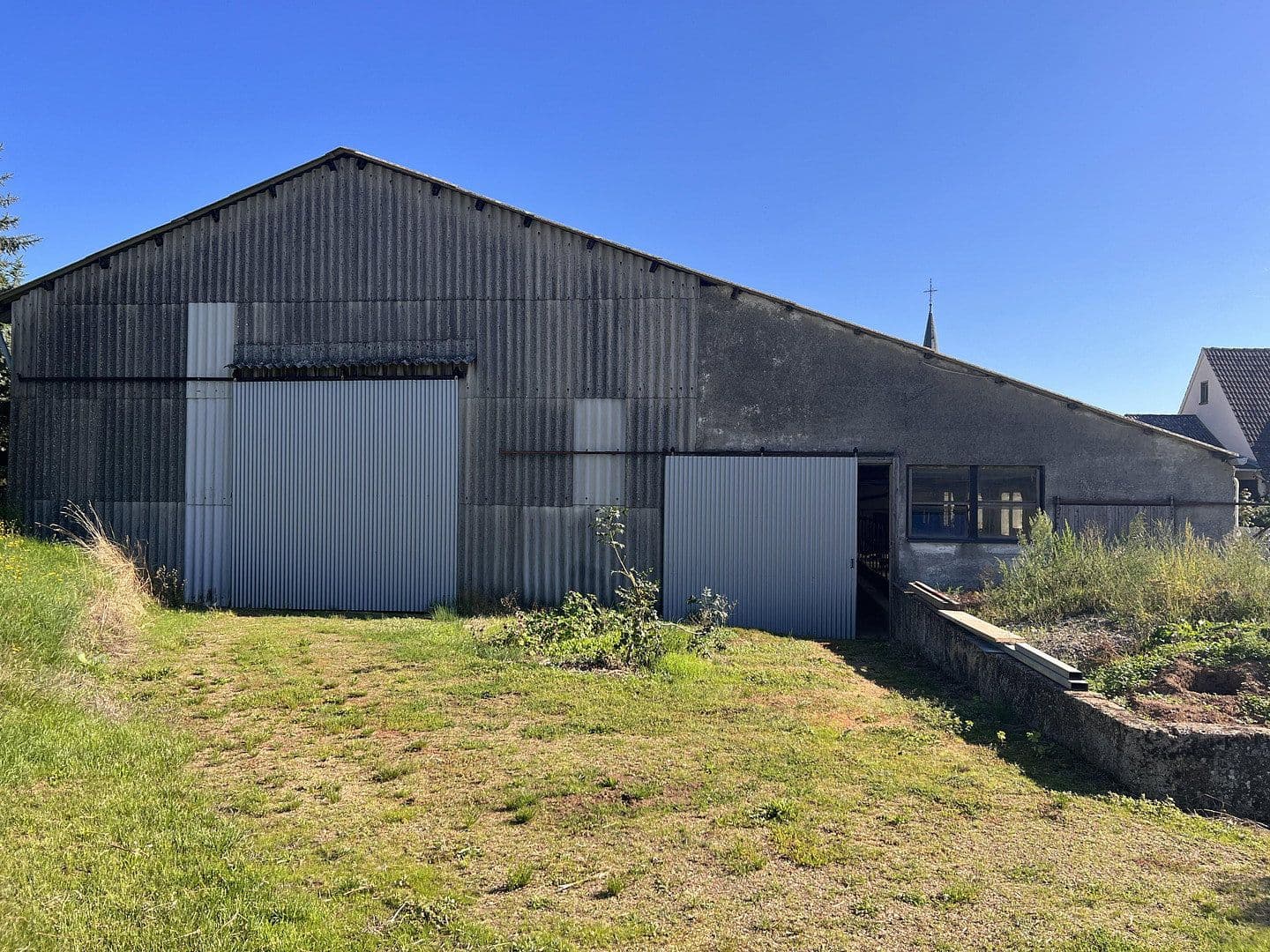 Prodej domu 170 m², pozemek 2.565 m², Ringstrasse 11, Feilbingert, Porýní-Falc Prodej domu 170 m², pozemek 2.565 m², Ringstrasse 11, Feilbingert, Porýní-Falc