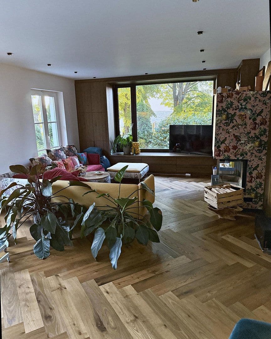 Pronájem domu 220 m², pozemek 3.500 m², Stuttgart, Bádensko-Württembersko Pronájem domu 220 m², pozemek 3.500 m², Stuttgart, Bádensko-Württembersko